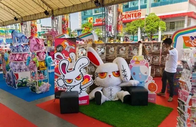 一家50平米小店的老板，如何用社群打垮平台电商？