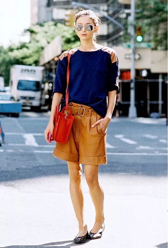 到公司上班可以穿短裤吗 (短裤怎么穿出高级范儿)