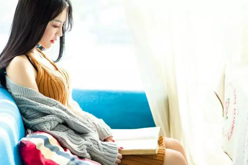 专访KK主播八音丨长像似杨幂，唱歌像邓丽君，来直播只为圆明星梦