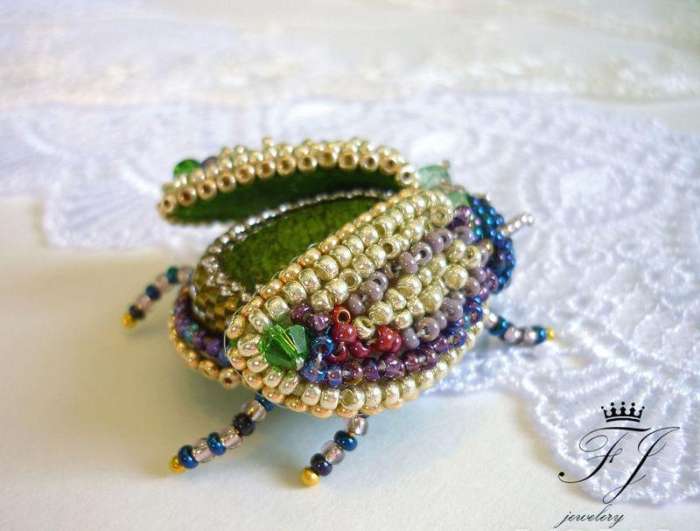 1分钟爱上的昆虫胸针 俄罗斯妹纸用了多少好材料？