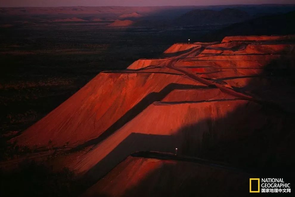 目前地球有没有比钻石还珍贵 (地球大量钻石)