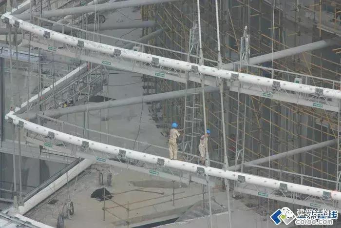 上海中心大厦127层怎么有632米,上海中心大厦632米127层内部