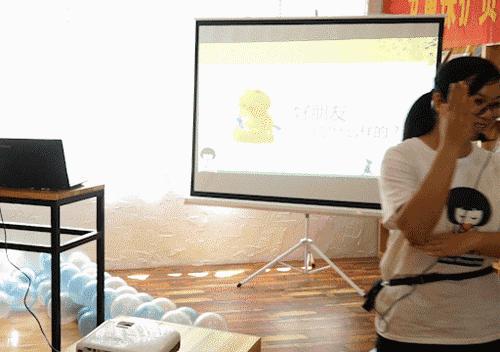 一切的努力只为了孩子的笑容,愿每一个努力的孩子都被温柔以待