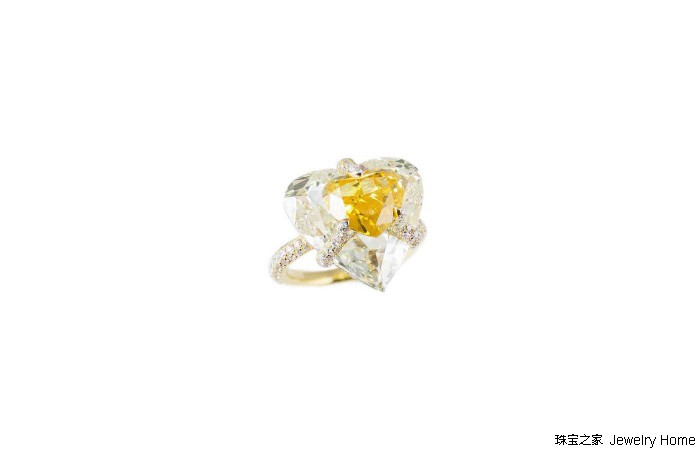 向彩虹进阶!除了钻戒,时髦新娘都在选这样的订婚戒指