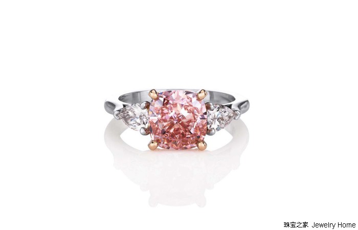 吃定彩虹！时髦新娘不可错过的彩色婚戒攻略