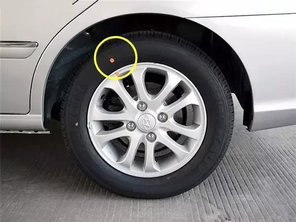 轮胎上的小细节图解,轮胎上有小点点是什么