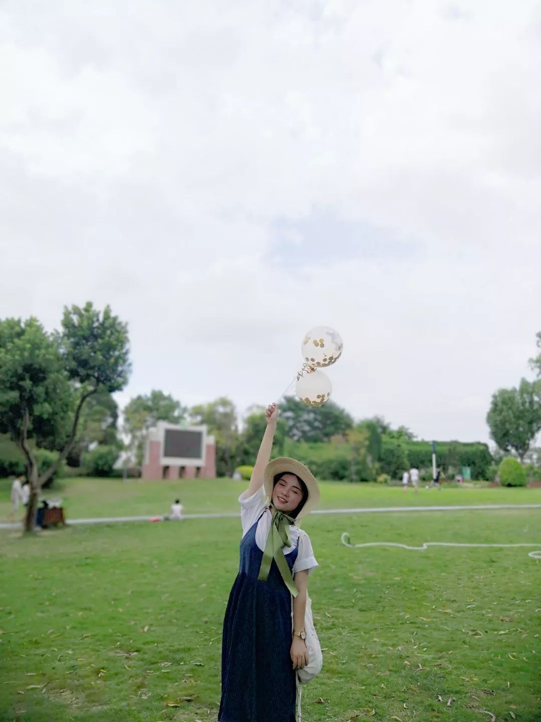 夏末还值得穿的五款连衣裙,秋季的时髦必备款连衣裙