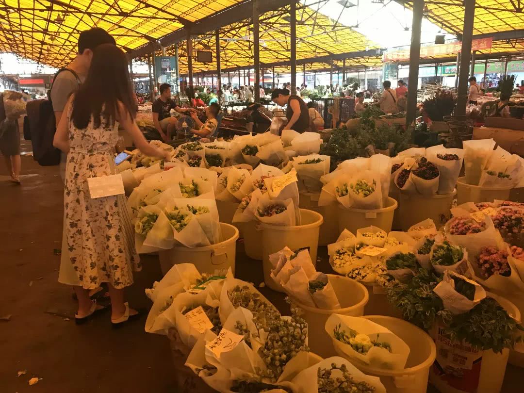 广州便宜又好看的批发市场,广州年前批发市场买衣服地方推荐