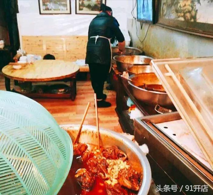 兔头一年卖100万只兔,一天卖200只的兔子