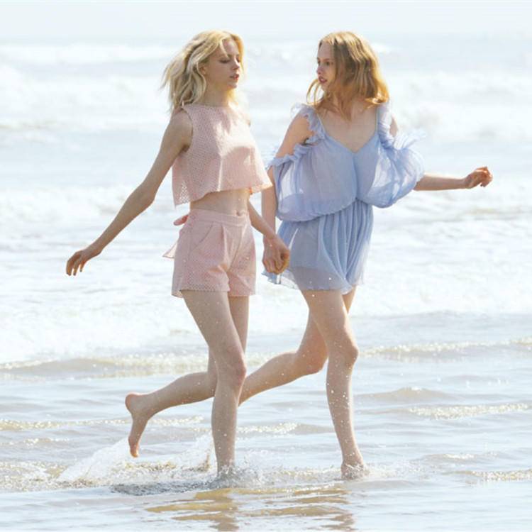 毛衣穿搭满大街？还得靠品质打败平庸