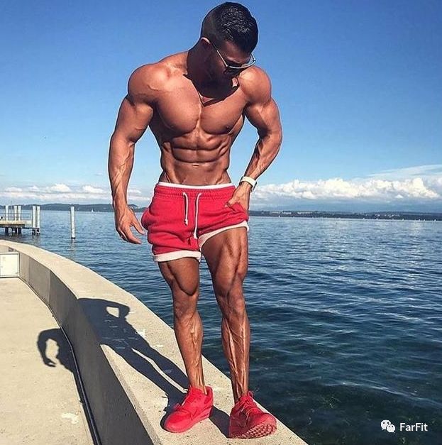 瑜伽球马甲线训练动作,瑜伽球视频练马甲线