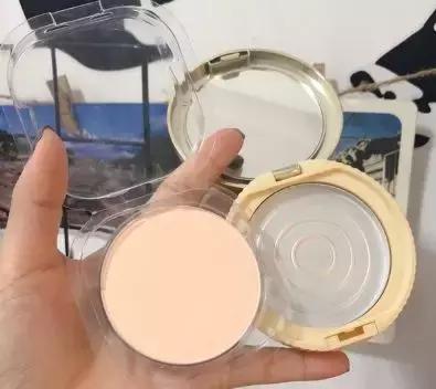 14.9元menow美诺持久控油遮瑕粉饼,bobbibrown遮瑕控油隐形毛孔粉饼