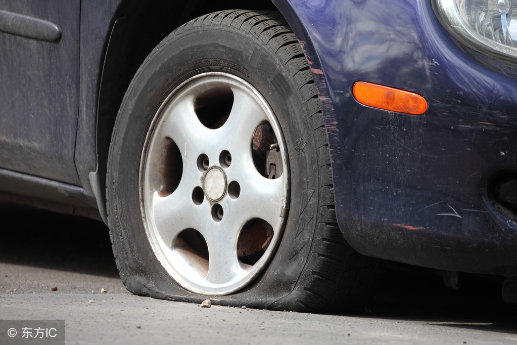 汽车紧急自救小妙招,汽车驾驶中八大自救方法