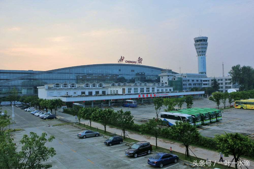 坐飞机上出现的糗事,坐飞机你遇到过怎样的尴尬经历