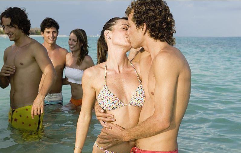 如果执意要在经期同房，对男女双方会有什么影响？