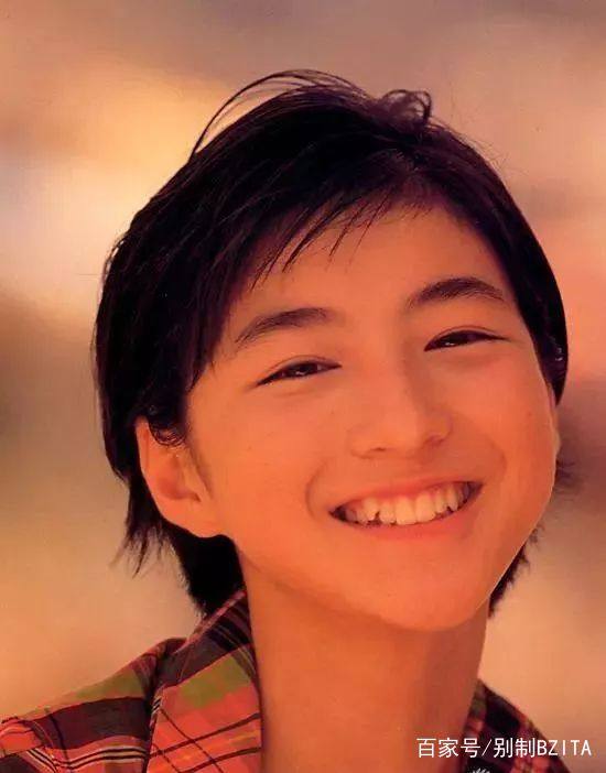 易烊千玺的少年感,广末凉子、袁咏仪、宣萱这些女星们从来都不缺