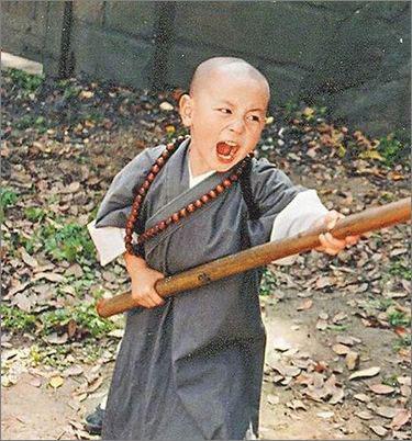 释小龙近照一年瘦60斤,释小龙18岁照片