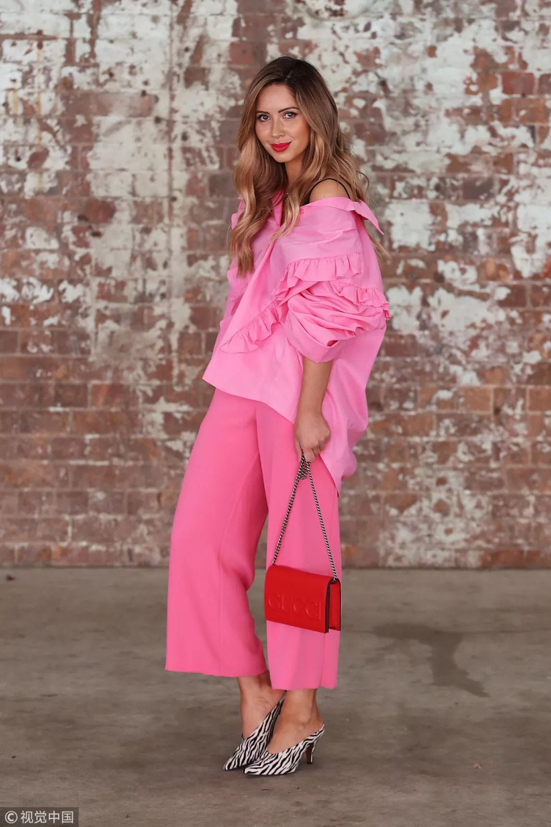 长袖衬衫怎么穿才好看,衬衫这样穿时髦又高级回头率200%