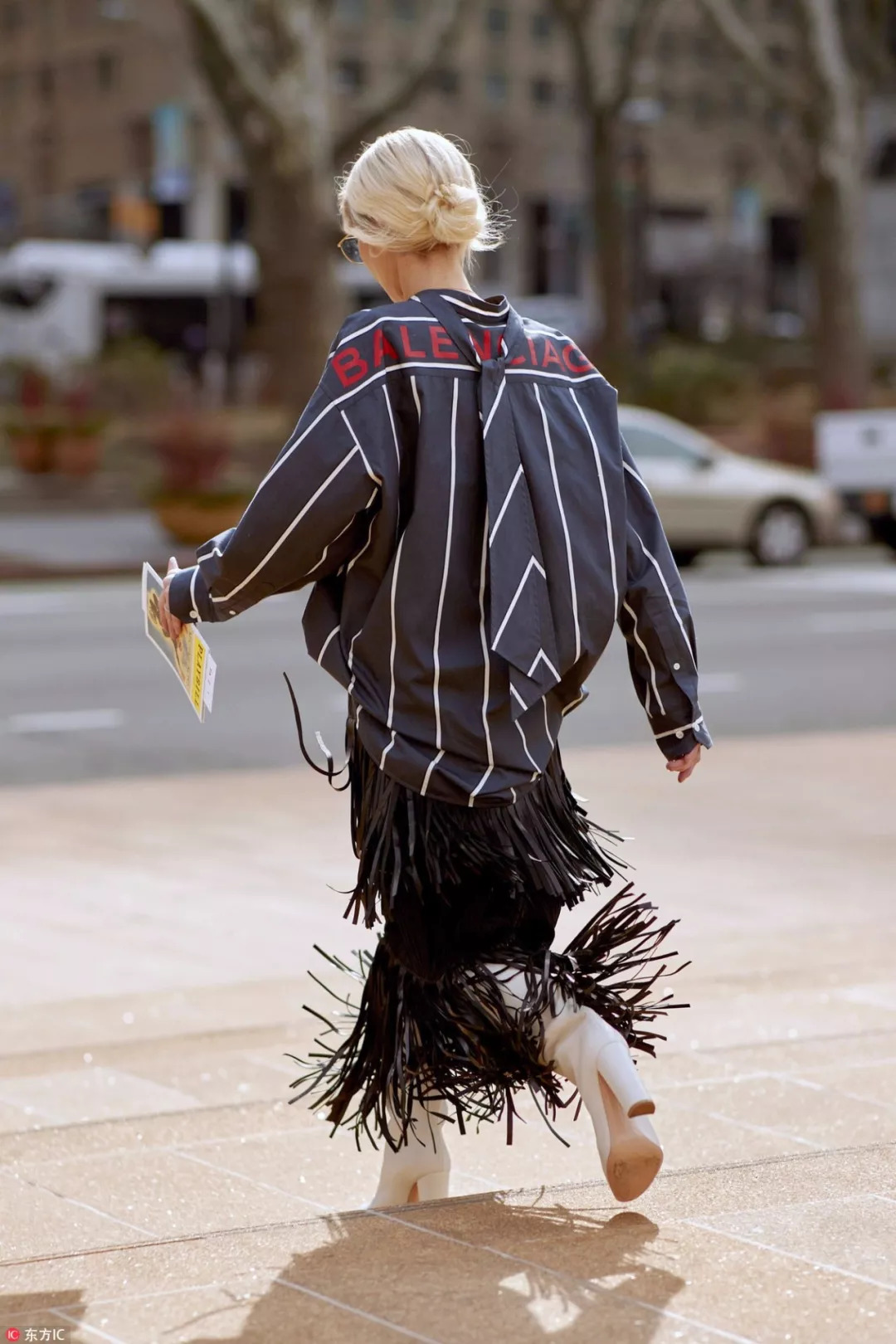 长袖衬衫怎么穿才好看,衬衫这样穿时髦又高级回头率200%