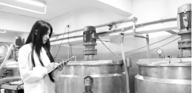 洗衣液越洗衣服越大,洗衣液越多越香吗