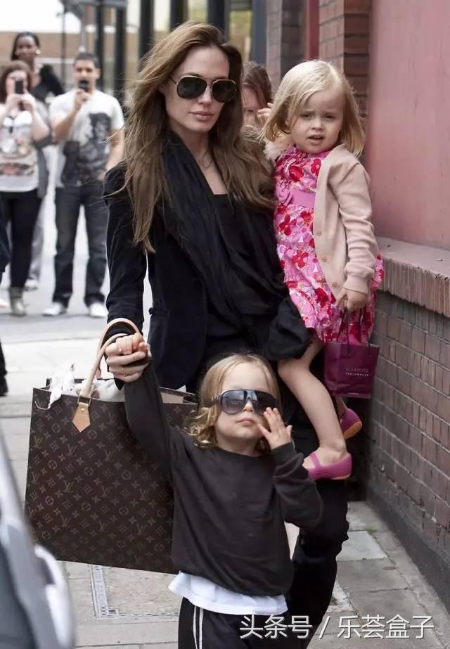 新时代生活-乐荟盒子奢侈品鉴定师Jerry揭秘-LV假货重灾区