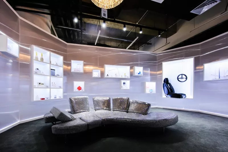 施华洛世奇翅膀,100万美金珠宝