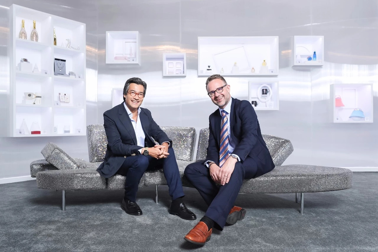 施华洛世奇翅膀,100万美金珠宝