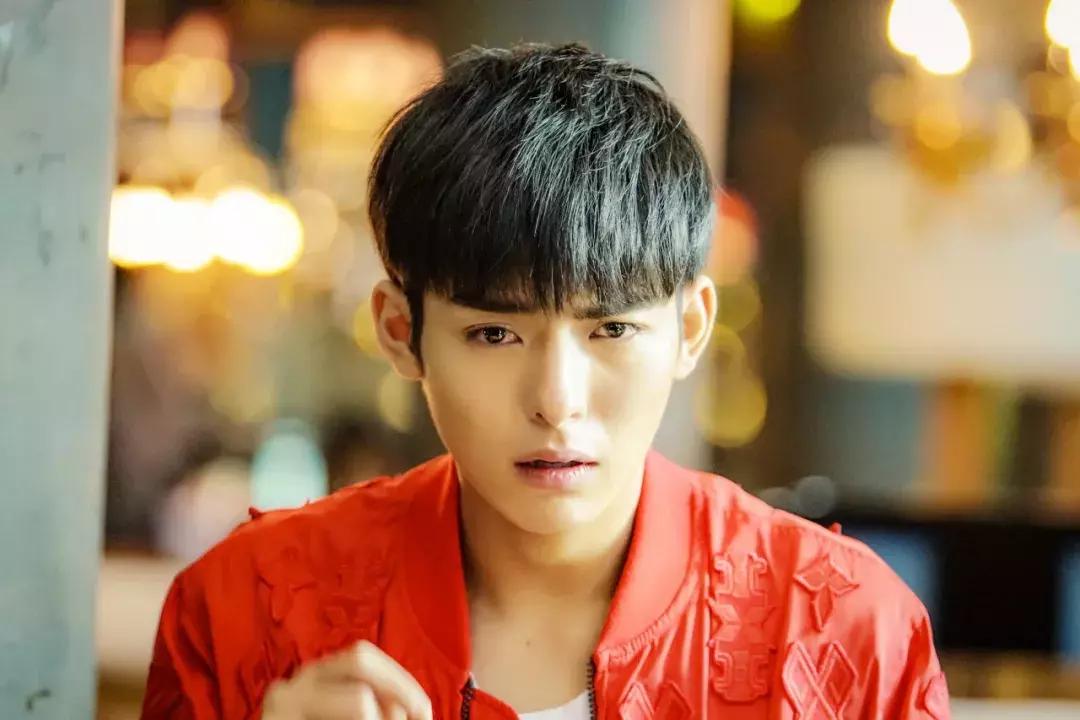 王皓轩宋继扬李泊文拍陈情令花絮,王皓轩沙海陈情令反差