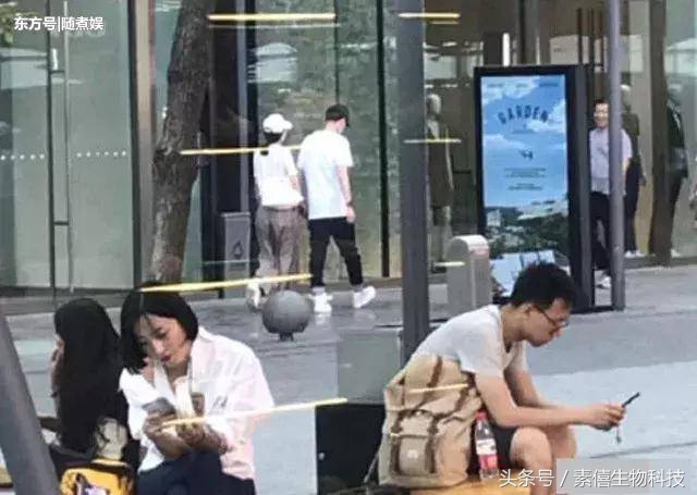 冯绍峰赵丽颖聊天,赵丽颖冯绍峰谈恋爱逛街