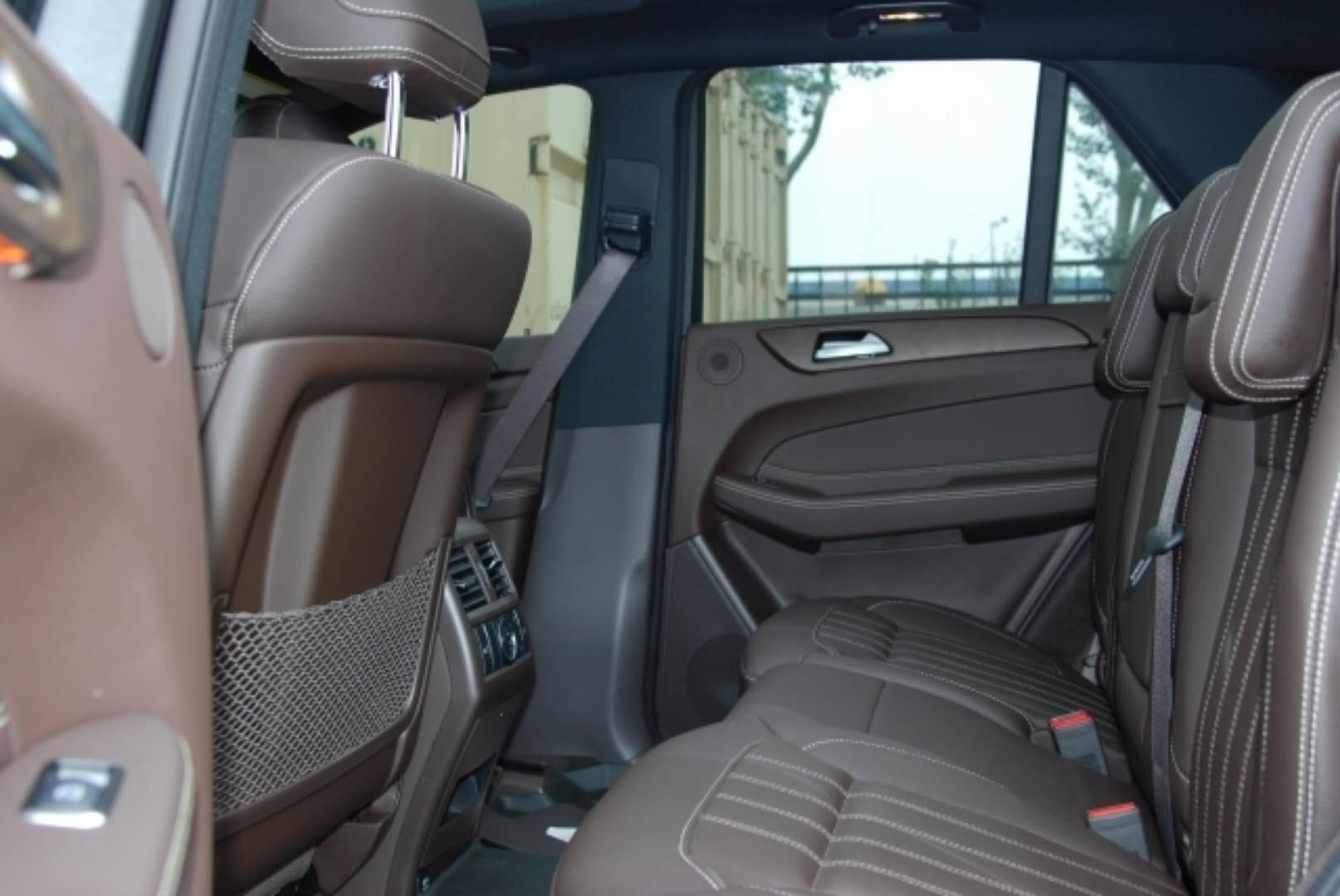 18款奔驰gle43顶配,加版19款奔驰gle43有什么特点