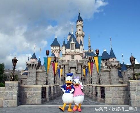 香港迪士尼和上海迪士尼，到底哪一个更好玩？