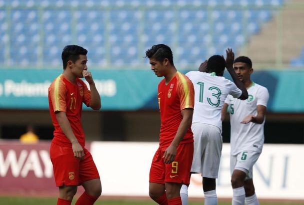 怎么评价国足在此次亚运会表现,国足被打败的视频