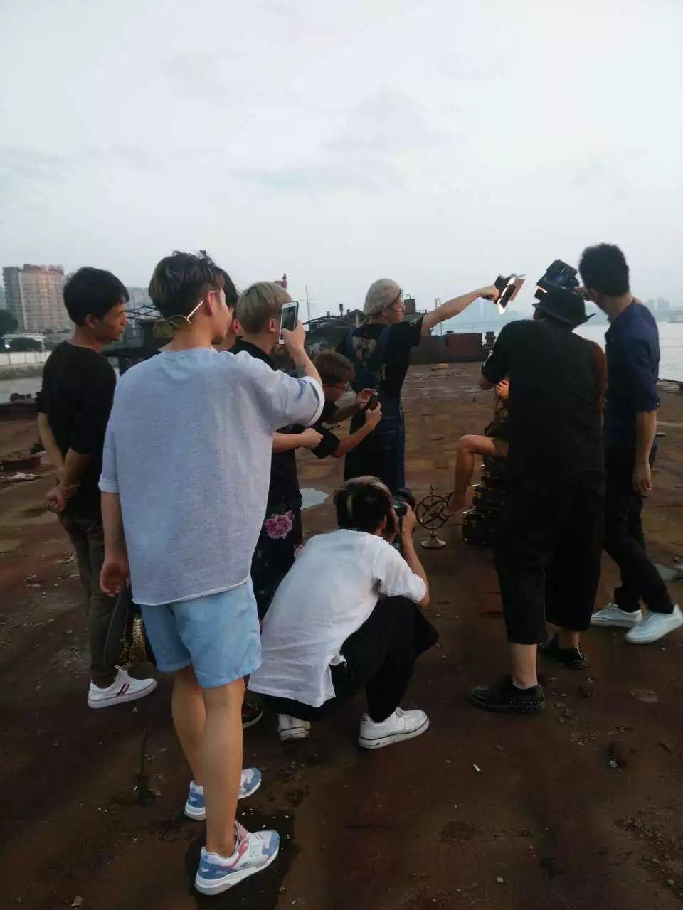 摄影师化妆师视频,化妆师与摄影师之间要怎么铺垫