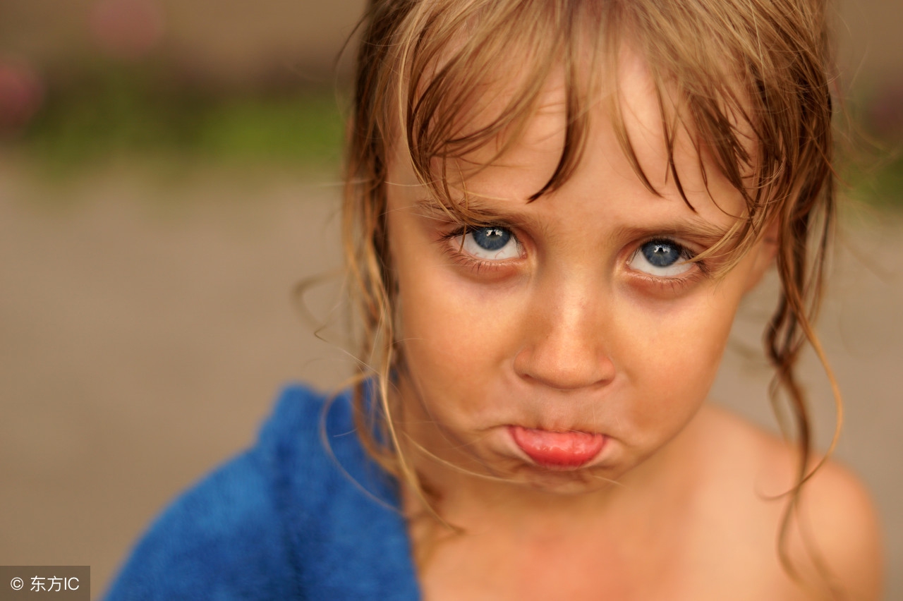 右胸被踢了一脚40天还疼,胸被踢了一脚会长结节吗