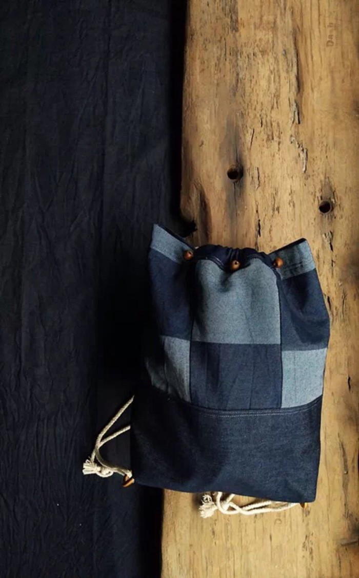 牛仔裤变废为宝手工制作,旧牛仔裤diy改造手工制作时尚背包