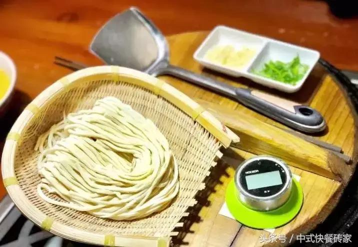 铁锅焖面餐桌,食堂蒸箱铁锅焖面做法