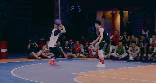 为什么李易峰话题度那么高,李易峰和粉丝相爱相杀的瞬间