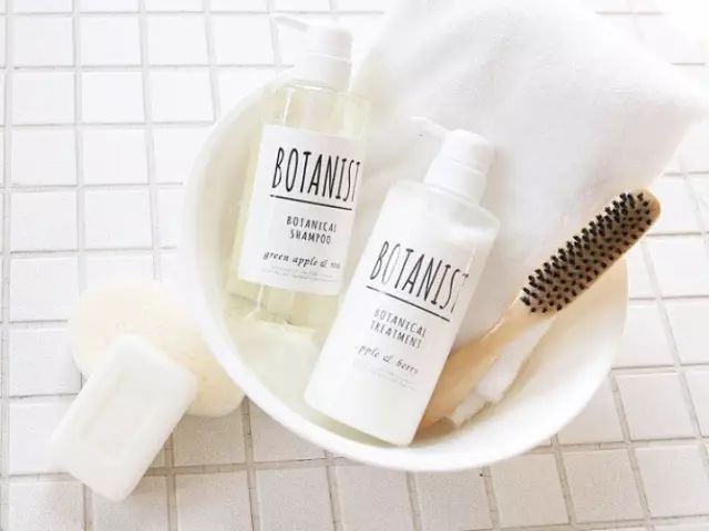 网红洗头发的洗发水,网红洗头全过程让头发变顺