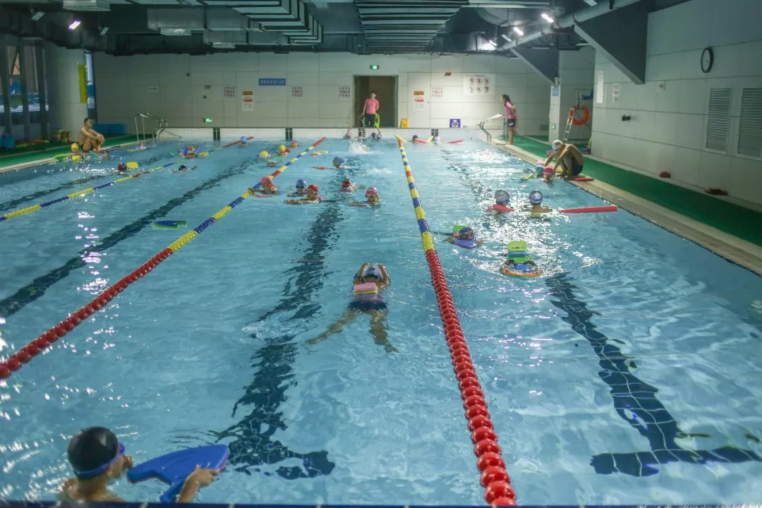 映象青白江｜汗流浃背才快活！傍晚的文体中心有最活力激情的一面！