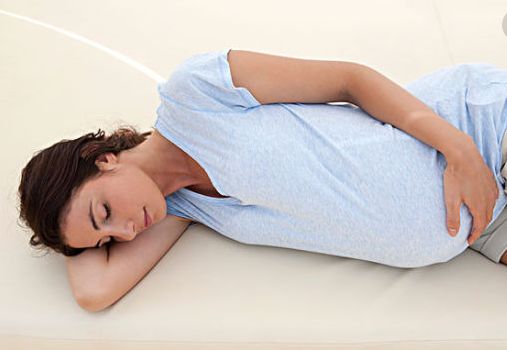夏季孕晚期睡眠质量差怎么回事,孕晚期左侧还是右侧睡眠姿势好