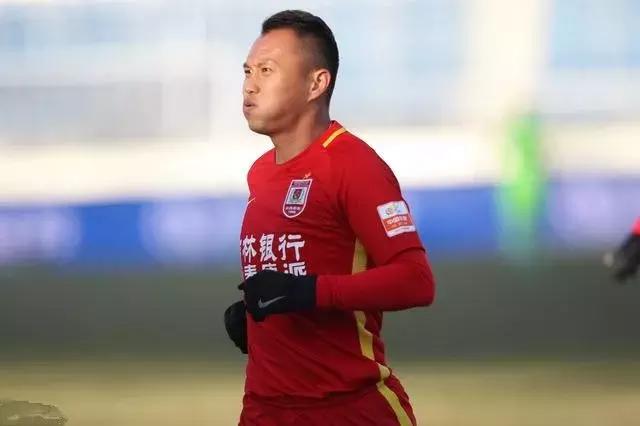 国足踢自家球门被骂,国足近些年来被骂得很惨的球员