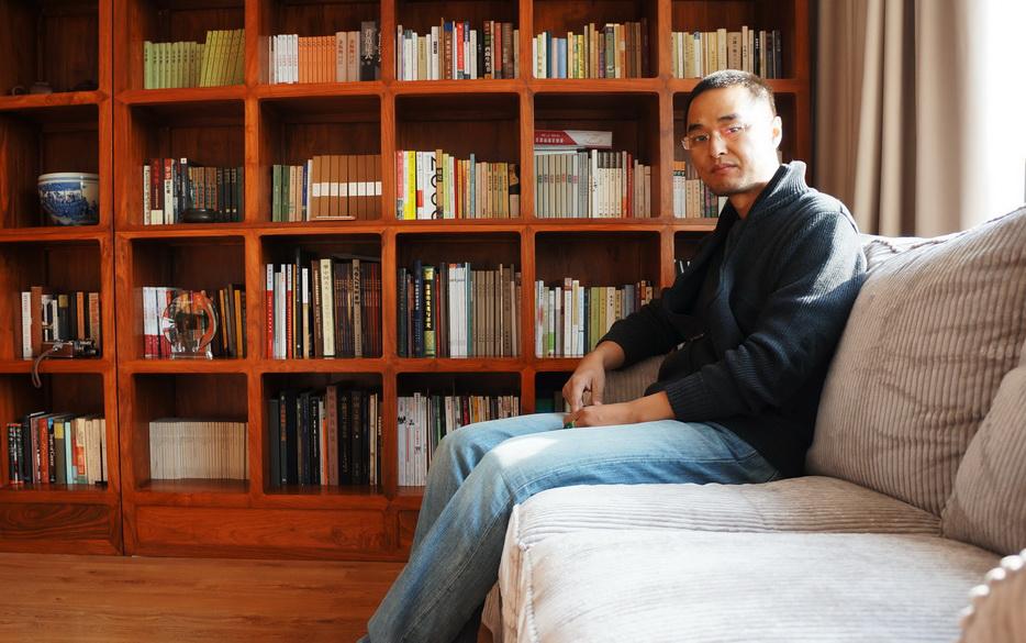 冯唐幼时第一本书,竟是泡妞秘籍,他如今上《奇葩说》被炮轰!