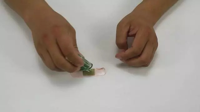 腋下涂抹风油精,腋窝擦风油精有什么作用