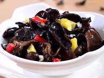 怀孕后，这14种食物孕妈一定要“拉黑”，样样都易伤胎儿