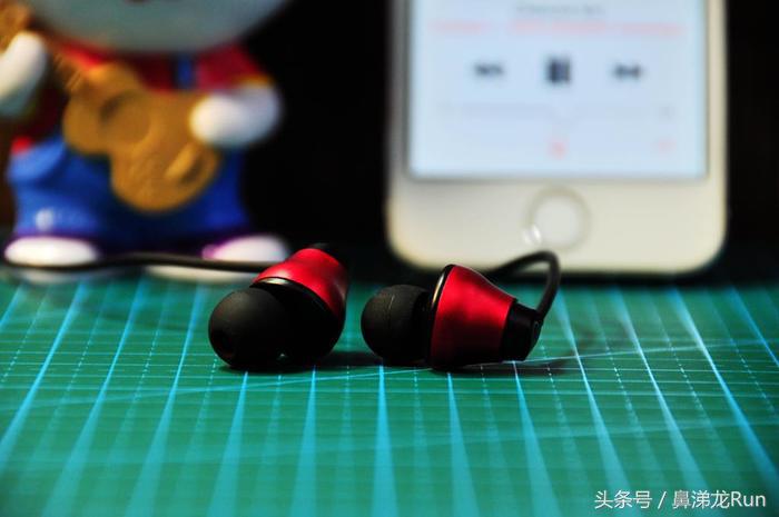 设计创新独特，音质三频均衡，雅天ARTISTEDC1圈瓷耳机体验