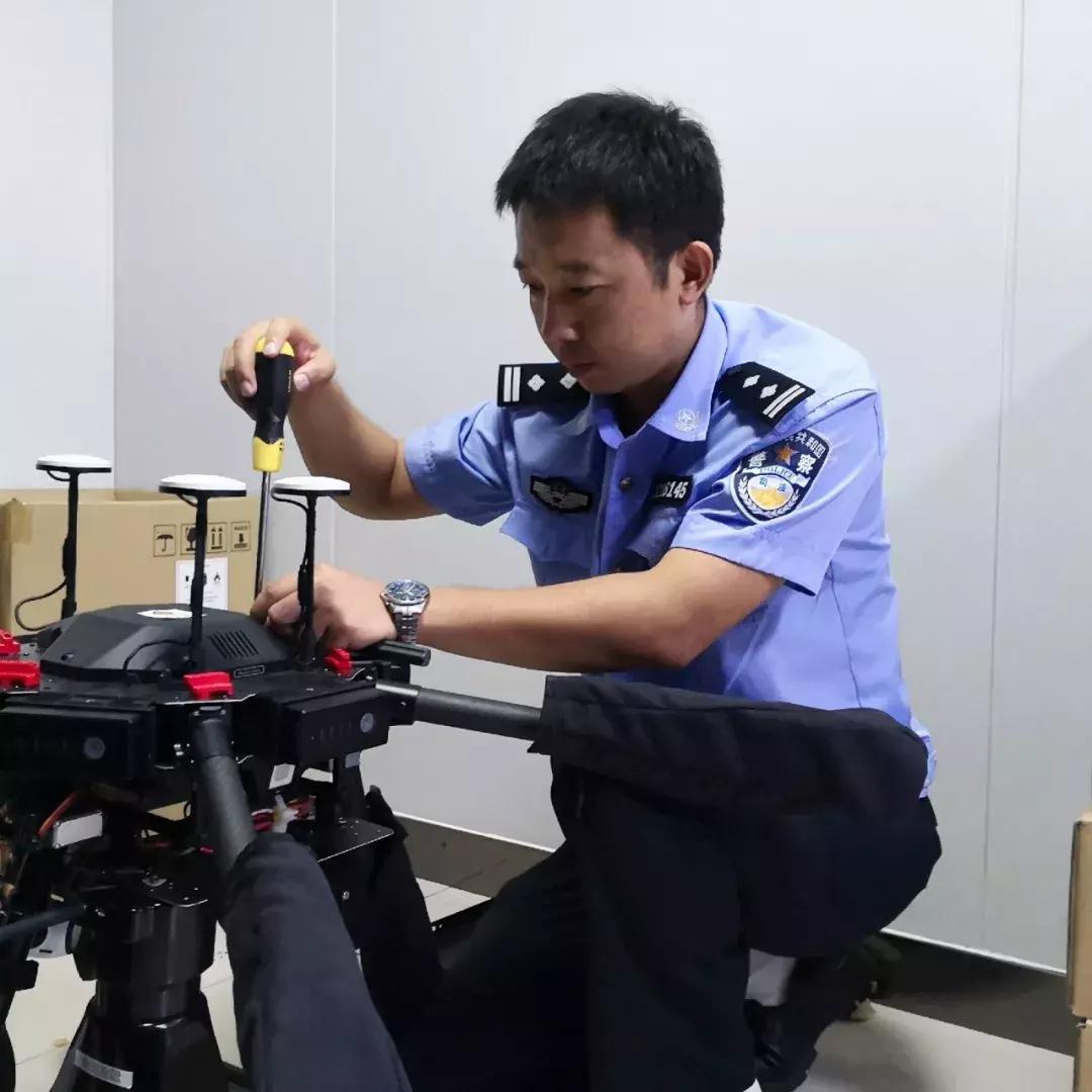 背后点名、开发教育网……监狱警察，你咋不上天？