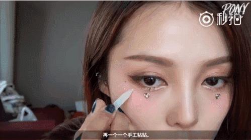 没想到美妆圈老阿姨的我连鹿晗王一博都拼不过（摊手）｜八公举