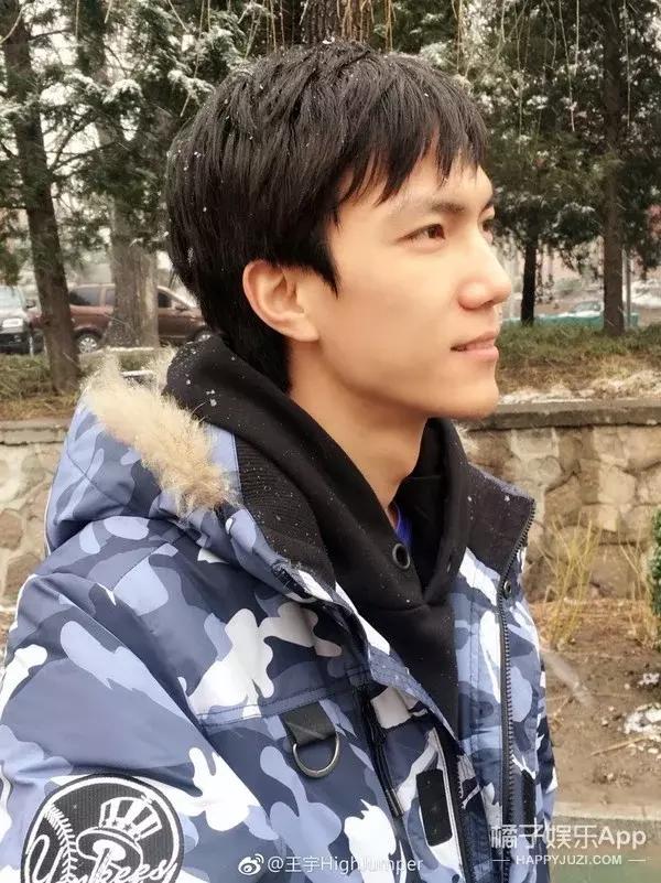 吴彦祖跳高完整版,陈伟霆吴彦祖撞脸