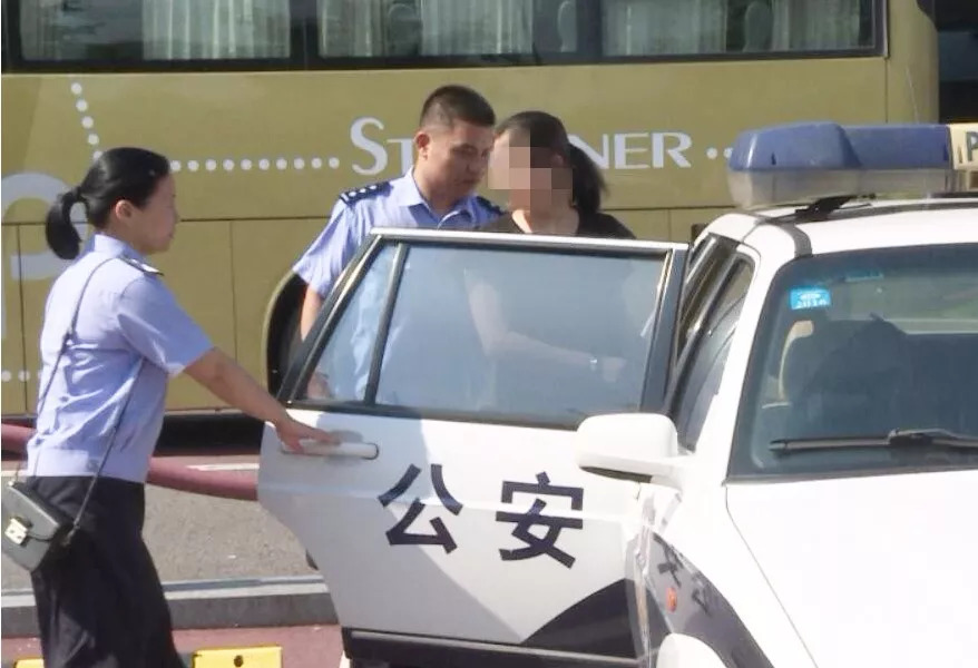 红通外逃人员投案自首,红通人员外逃27年被抓