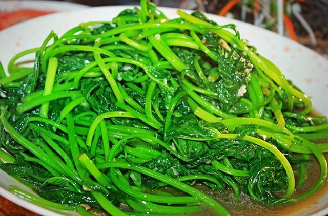 三亚火车头万人海鲜广场在哪个区,三亚火车头海鲜广场属于三亚湾吗